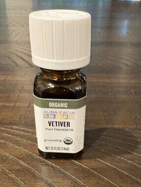 Aura Cacia Organic Vetiver Pure Essential Oil Grounding .25 oz Brand New